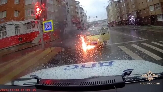 Полицейские спасли женщину и двоих детей из горящей машины в ХМАО