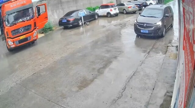 Очередное китайское видео. Угадаете сюжет?