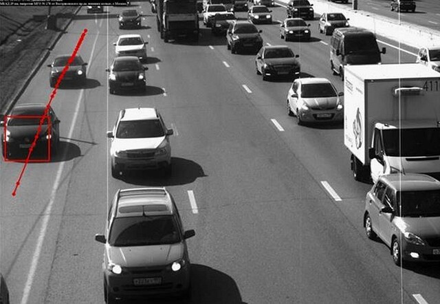 В Госдуме могут рассмотреть идею о строгом наказании не за движение по обочине, а за опережение