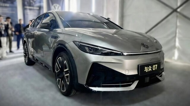 Появились живые фото нового батарейного Volkswagen для Китая