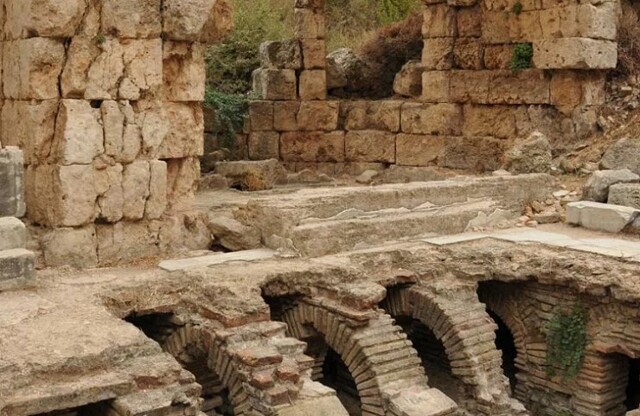Загадка решена. Почему спустя тысячи лет римский бетон прочный?⁠⁠