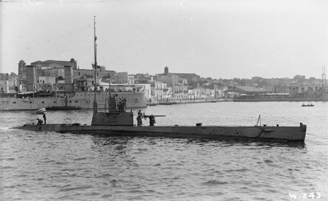 Подводная лодка Sturdy. Постройка и боевой путь