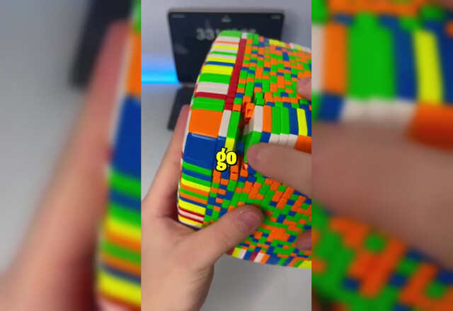 Парень собрал самый большой кубик Рубика в мире — 21х21