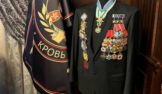 Перечислены награды на парадном пиджаке Пригожина