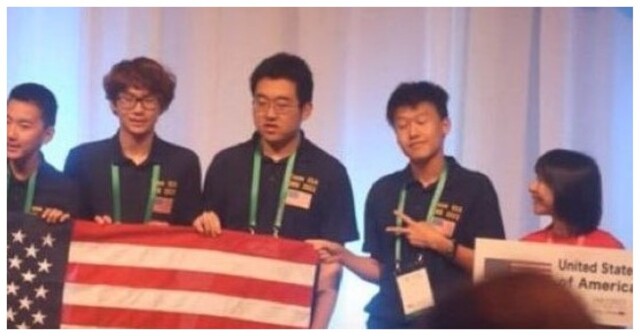 Команда США стала призёром на Международной математической олимпиаде. Но её участников чуть не перепутали с командой из Китая