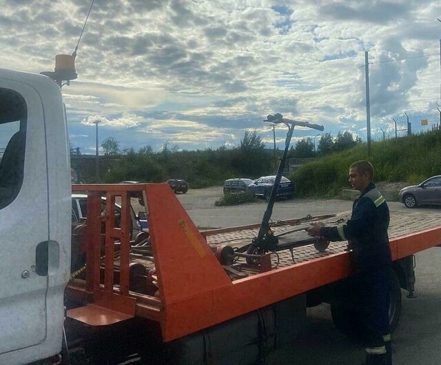 В Мурманской области впервые увезли электросамокат на штрафстоянку