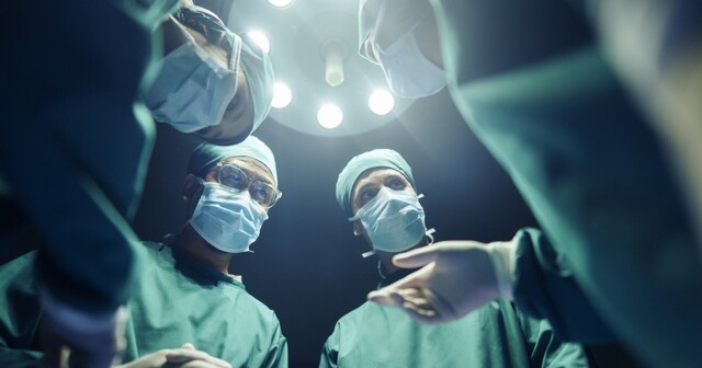 Хирурги поделились пугающими историями из своей практики
