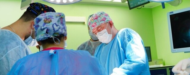 Первую в России операцию по удалению вилочковой железы у 4-летнего ребенка провели в Морозовской больнице⁠⁠