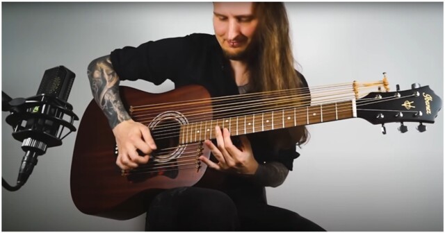 Музыкант добавил к своей гитаре 15 струн