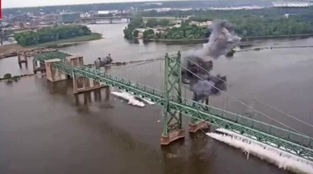 В США эпично взорвали подвесной мост через Миссисипи