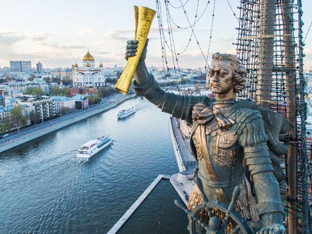 Почему московский памятник Петру I работы Церетели считают переделанным Колумбом