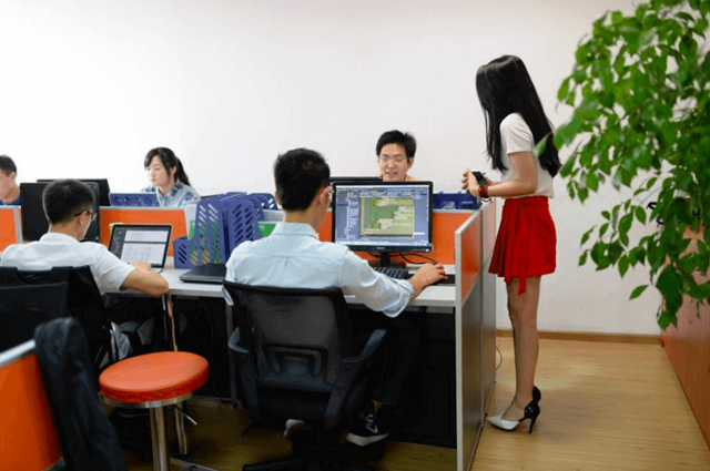 В Китае женщина числилась сотрудником 16 компаний, но ни в одной не работала