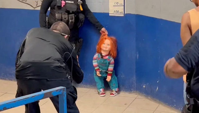 В Мексике полиция арестовала куклу Чаки за вымогательство