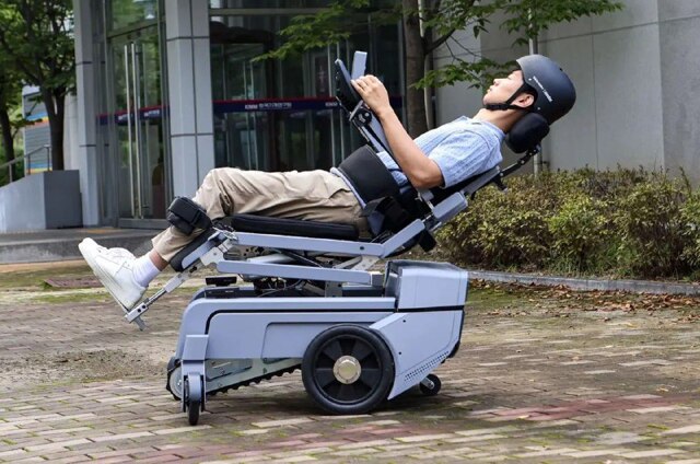 В Южной Корее создали инвалидное кресло-трансформер