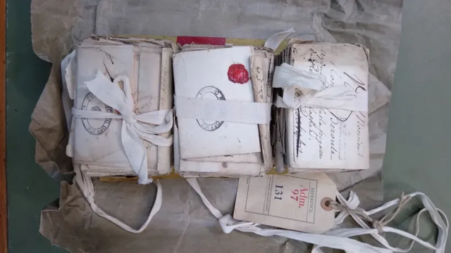 Спустя 265 лет в Британии прочитали интимные письма пленных французских моряков