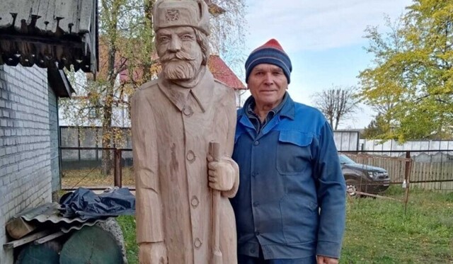 Мастер из Каменца вырезал из дерева скульптуру Кузьмича