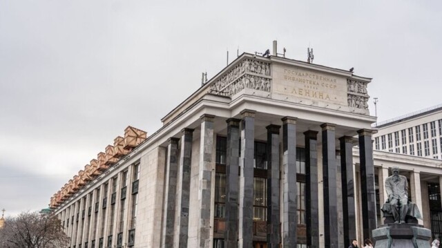 22 скульптуры Библиотеки им. Ленина отреставрируют, не снимая со здания⁠⁠