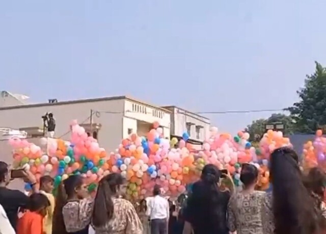 Взрыв воздушных шаров на празднике в Индии попал на видео