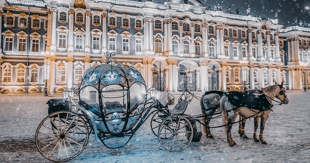 Экскурсия в новогоднюю ночь: зимняя романтика Питера влечет туристов со всей страны