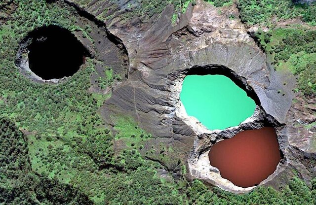 Ярче радуги. Разноцветные озера вулкана Келимуту