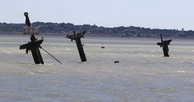 Затонувший корабль времён Второй мировой войны может вызвать цунами в Темзе
