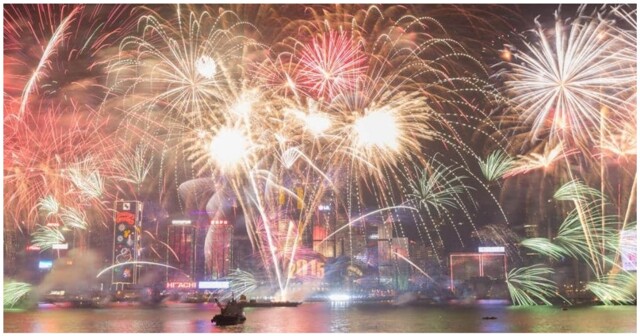 В Китае любители пиротехники с размахом отметили наступление Нового года