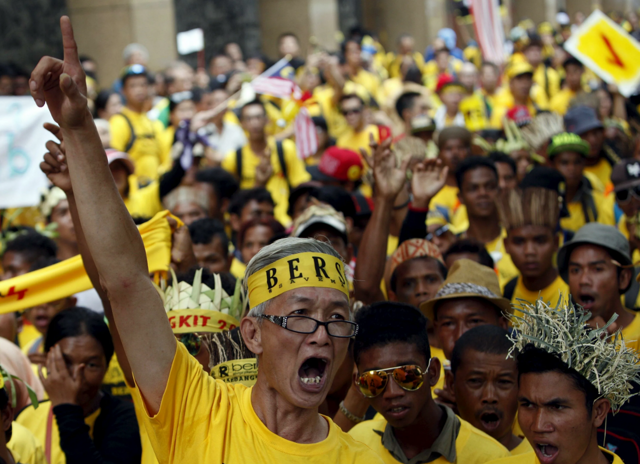 Почему в Малайзии запрещена желтая одежда?