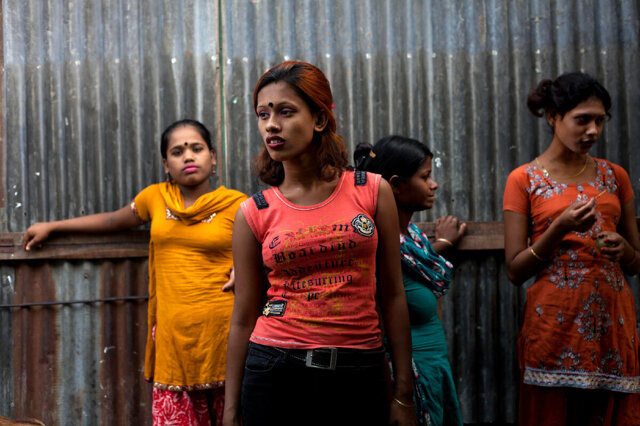 Племя в Индии, где мужчины выставляют на продажу женщин из своих семей