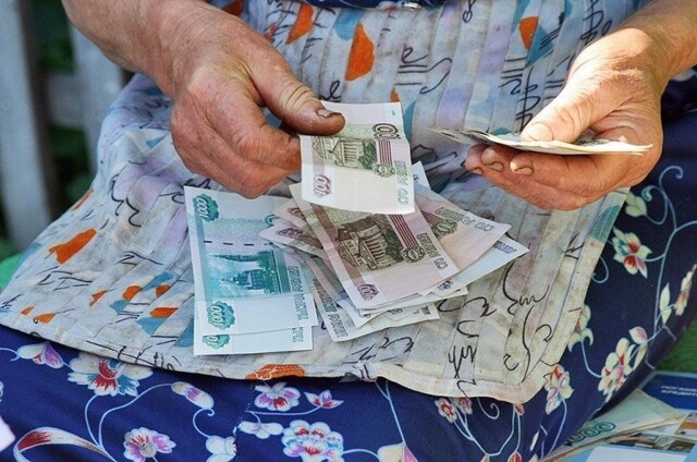Чтобы уберечь россиян от мошенников в Госдуме предложили согласовывать выдачу кредитов с родственниками