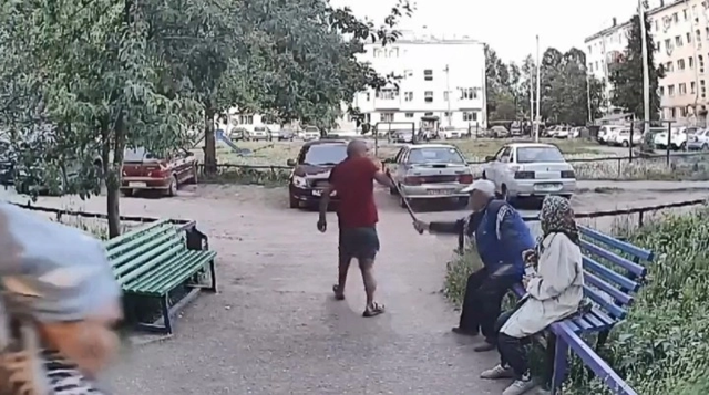 В Башкирии пьяный дебошир избил пенсионера на лавочке возле подъезда