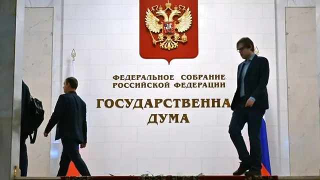 В Госдуме предложили продавать алкоголь только по справке на "Госуслугах"