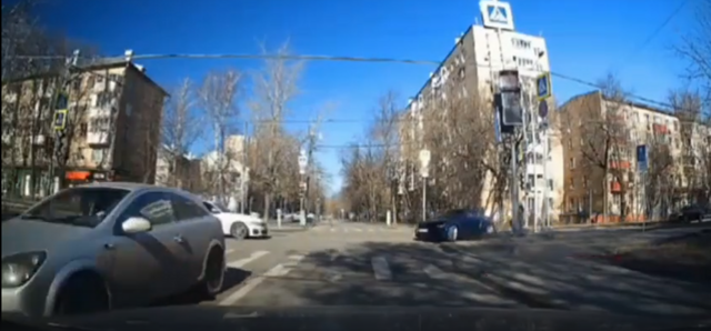 В пешехода машина прилетела, БМВ и Ауди ТТ ДТП в Москве