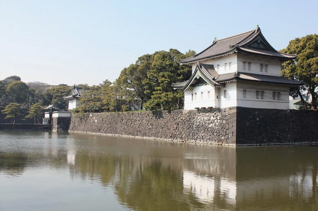 3 000 человек в Японии по закону заявили, что Императорский дворец — их дом