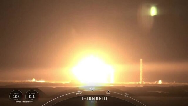 SpaceX запустила корабль с первыми космическими туристами