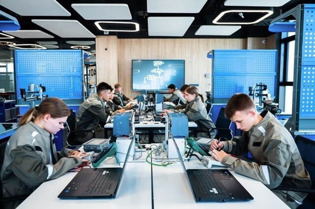 Гарантированное место в колледже. В Москве максимально упрощают поступление для девятиклассников