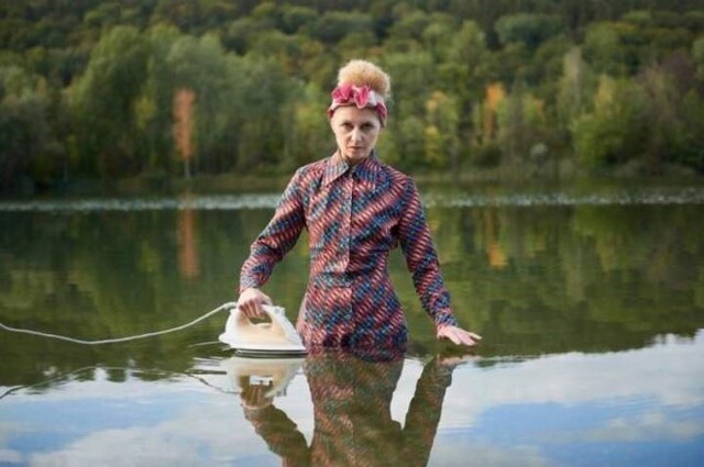 Не ищите здесь смысл. Здесь в основном маразм