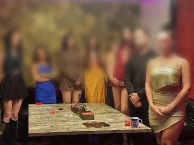 В Красноярске задержали пенсионерку, подозреваемую в вовлечении 20 девушек в проституцию