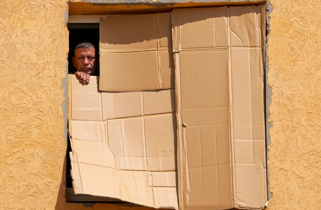 Картонка вместо занавески: как российских туристов арестовали в Тунисе