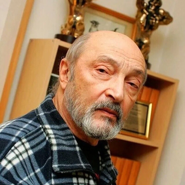 Михаил Козаков: «Я с трудом привыкал к мини-юбкам»