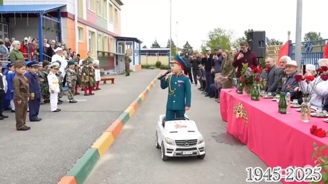 В дагестанском селе провели детский парад к 80-летию Победы