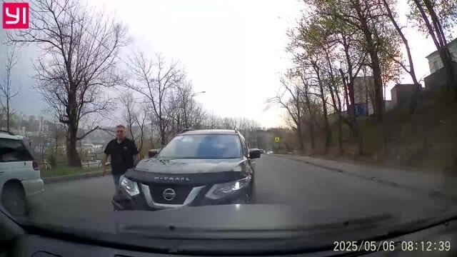 Очередной "самый умный" знаток ПДД