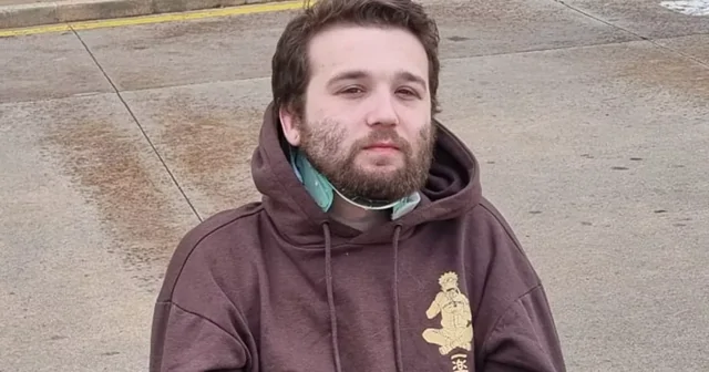 «Меня укусил клещ, когда я катался на горном велосипеде. Теперь моя голова отваливается от тела»