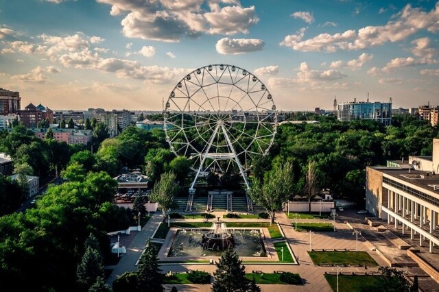 В Ростове сотрудники парка аттракционов забыли посетителя на колесе обозрения