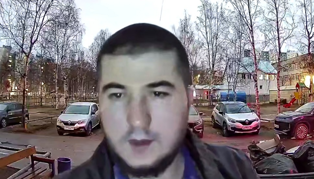 "Эээ, как дверь открыть?": в Нижневартовске нервный мигрант сорвался на «умный домофон»