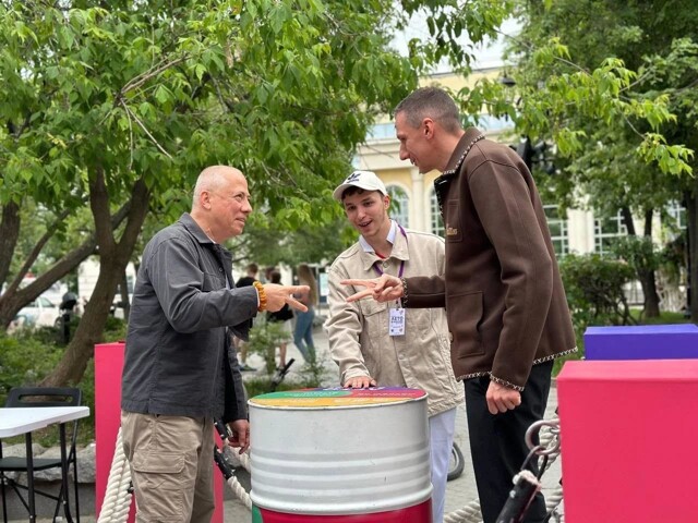 В Москве снова пройдёт чемпионат по «Камень, ножницы, бумага». Главный приз — 1 млн рублей⁠⁠