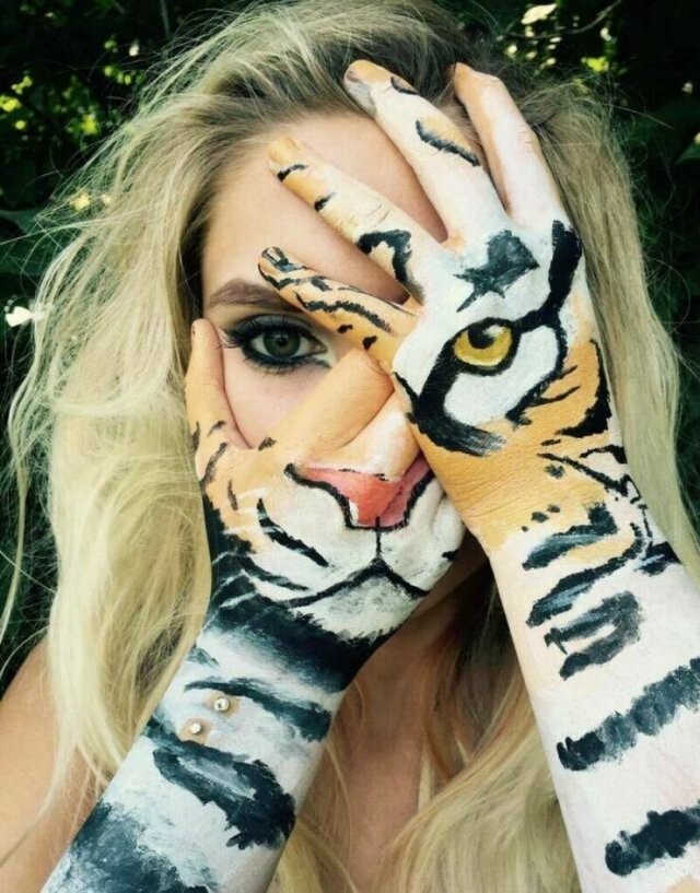 Не ищите здесь смысл. Здесь в основном маразм