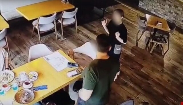 Пьяный мужчина угрожал ножом сотрудникам кафе в Подмосковье