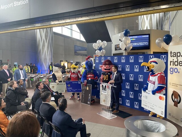 До чего дошел прогресс! В метро Вашингтона появилась оплата банковской картой⁠⁠