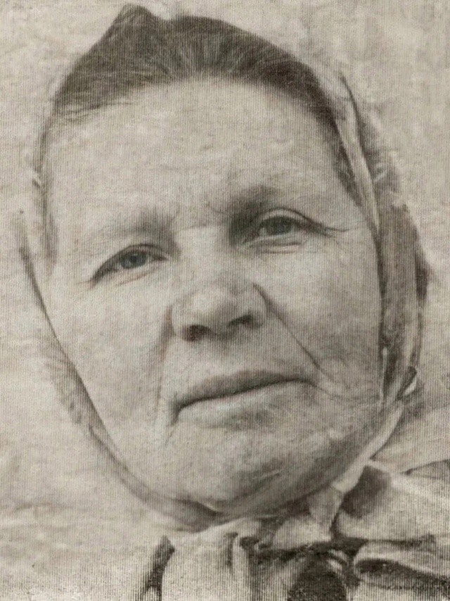 И сестра, и мама и папа. Аня