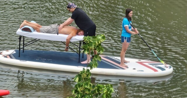 Расслабляющий массаж на сапе по реке